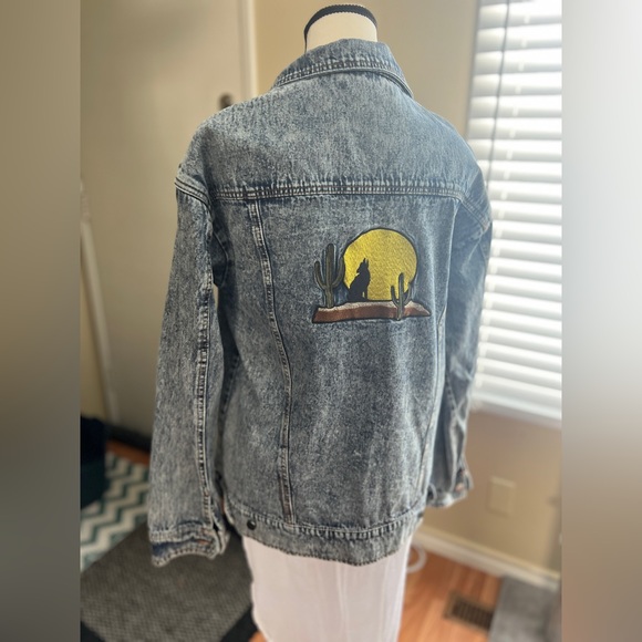 Howling Wolf Denim Jacket - Picture 3 of 8